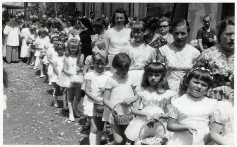 Procesja Bożego Ciała na głogowskim Rynku.