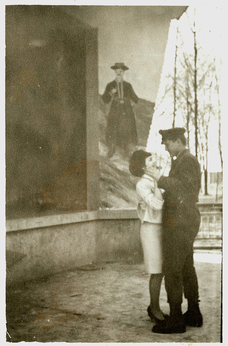 „Ja tańczę dziś z Tobą jak w niebie wśród gwiazd , w siódmym niebie ogromnej miłości”