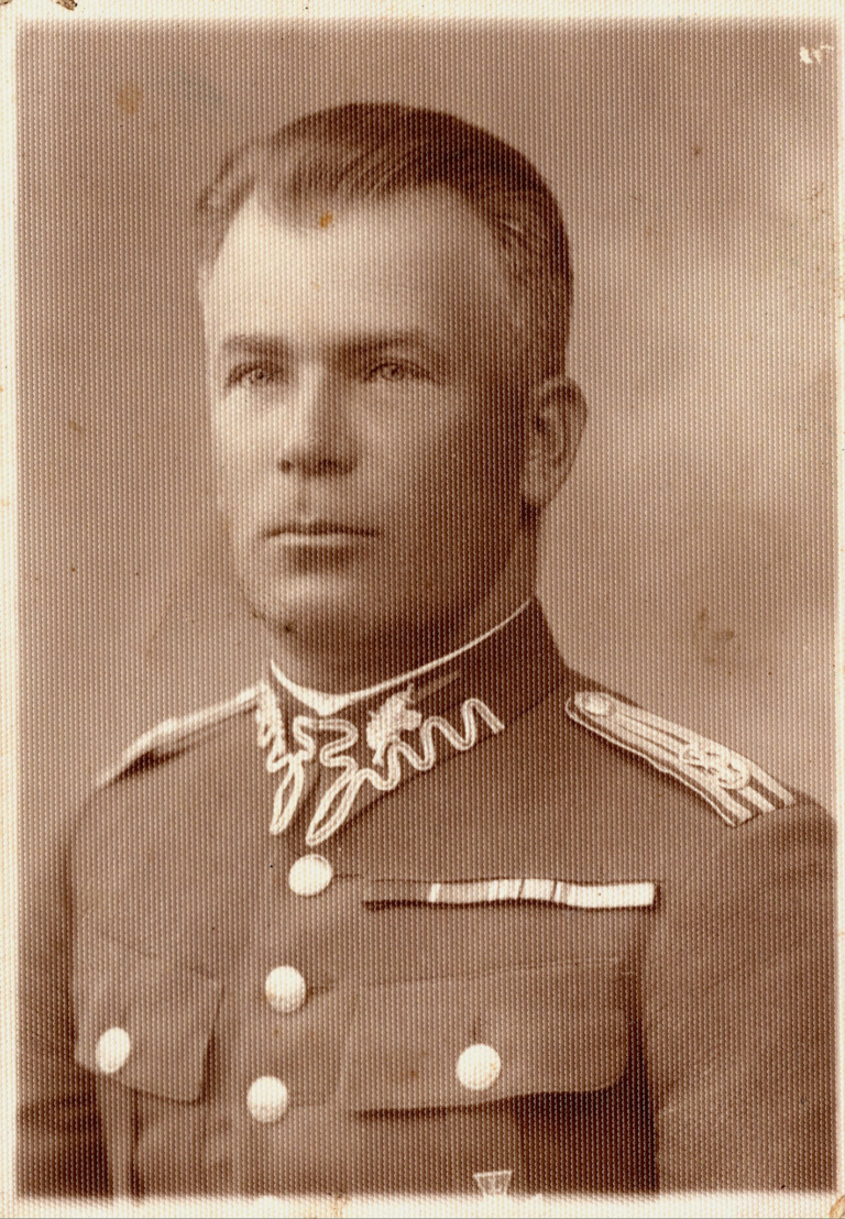 Podporucznik Wojska Polskiego Stanisław Kryda, syn Adama i Zofii, urodził się 8 maja 1900 roku w Głogowie.