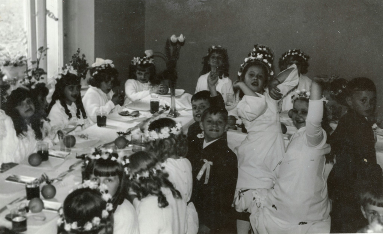 Śniadanie na plebanii w Głogowie po uroczystości I Komunii Św.